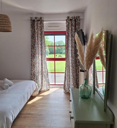 La Vraie-Croix Apartment | Domaine de Bobehec - Gîte de groupe, chambres & Salle - jusqu'à 23 couchages - Morbihan proche Vannes et plages