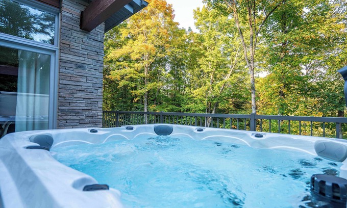 Sainte-Beatrix House | Domaine de la Seigneurie | Spa, Rivière et Confort