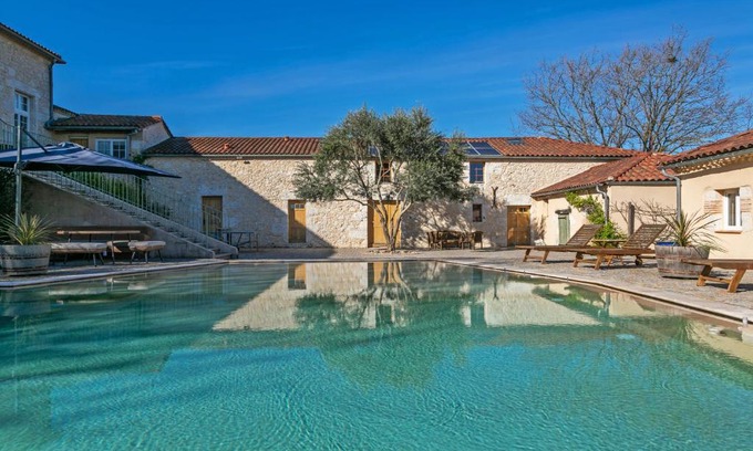 Castelmoron-sur-Lot Bed & Breakfast | Domaine de Rambeau