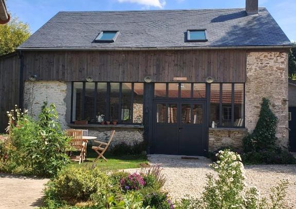 Droue-sur-Drouette House | Domaine des Pousses, gîte au coeur d'un village de campagne