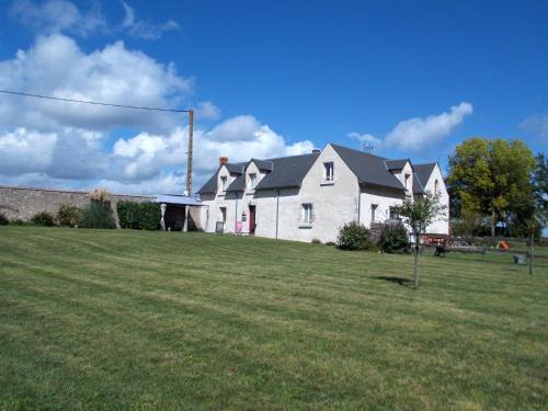 Clery-Saint-Andre Bed & Breakfast | Domaine du Gué du Roi