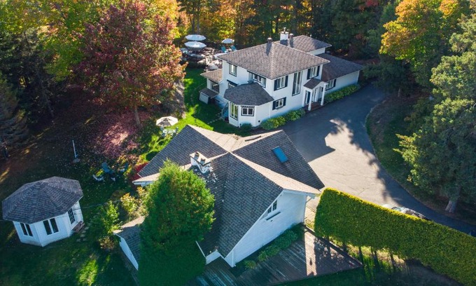 Sainte-Adele House | Domaine Maupertus