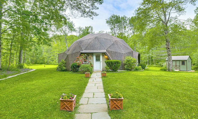 Warren Cabin | Dome Escape in Nature w/Deck: 3 Mi to Kent Falls