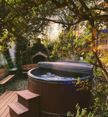 Ustrzyki Dolne Ski Chalet | Domek z jacuzzi