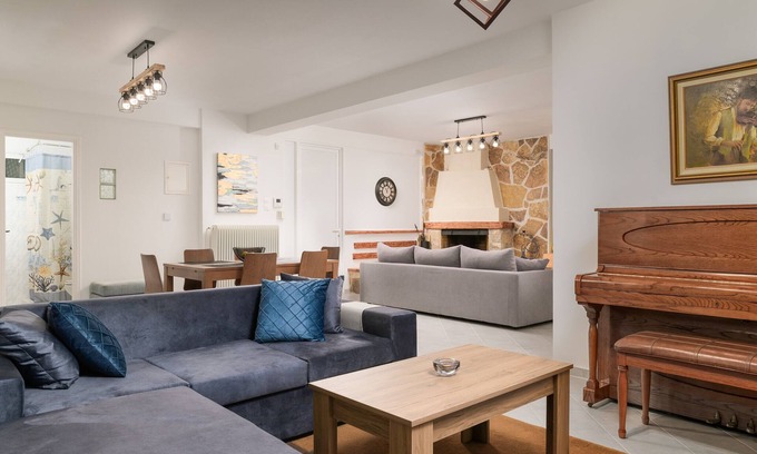 Spata-Artemida Apartment | Domelia's Luxury Apartment near airport & beach II