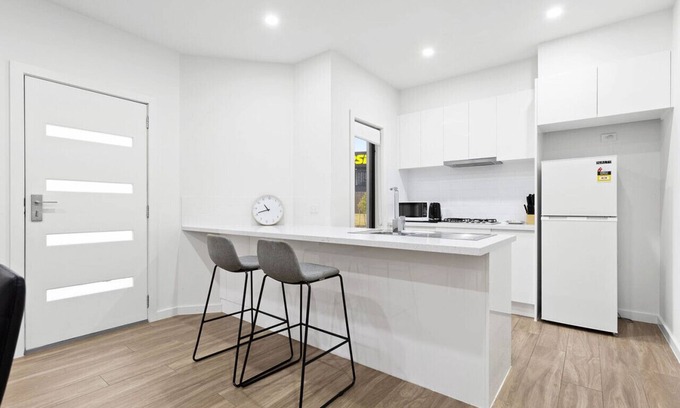 Bentleigh House | Domi Rentals - The Hampton Homes