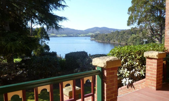 Castle Forbes Bay Bed & Breakfast | Donalea Bed and Breakfast & Riverview Apartment
