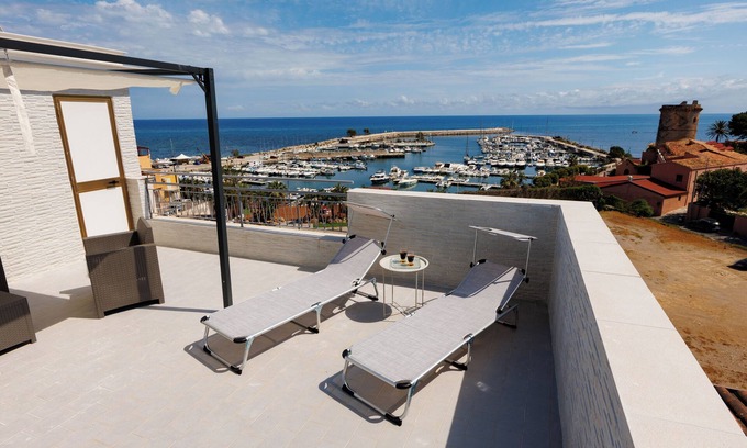 San Nicola l'Arena Apartment | Donna Rosalía Sea View Apartment with terrace/solarium included.