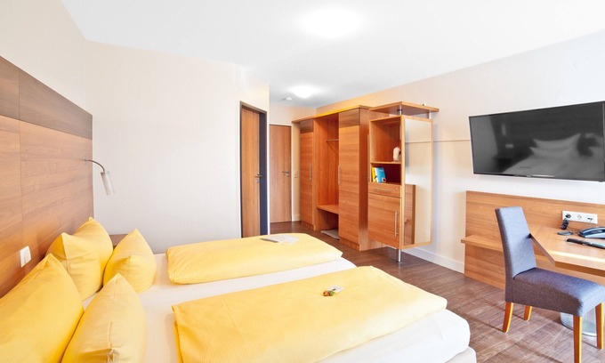 Wangen im Allgaeu Apartment | Doppelzimmer, 24qm, mit Balkon, Max. 2 Personen