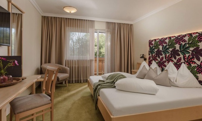 Aich Apartment | Doppelzimmer mit Dusche, WC - Sport- und Familienhotel Bärenwirt