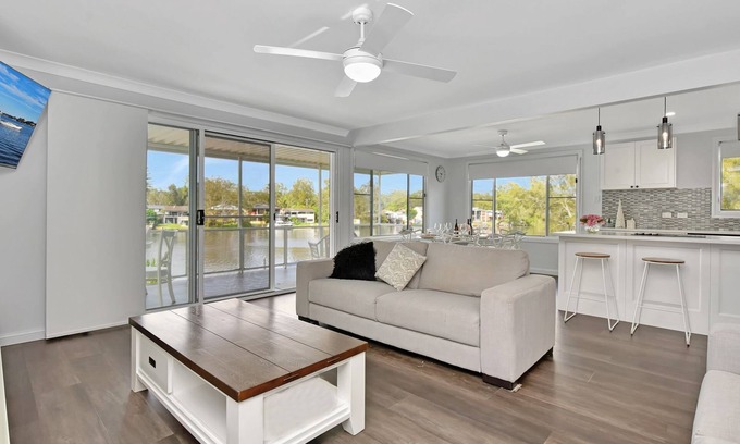 Dora Creek House | Dora Creek Stunning Modern Waterfront with Jetty Azure Reflections A Lakeside Retreat