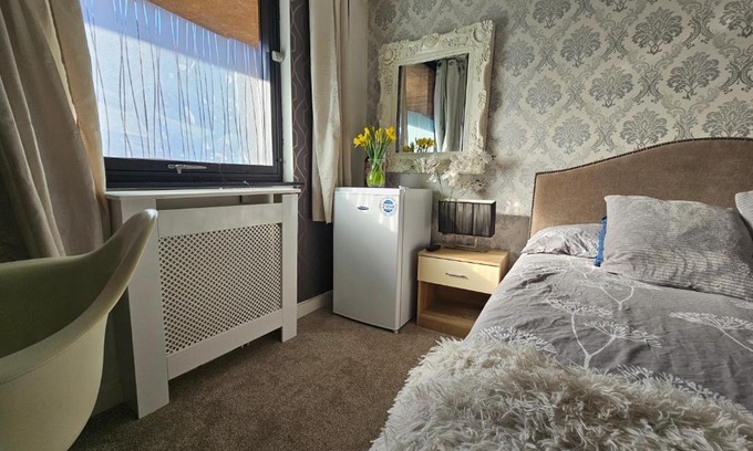 Vincent Square House | Double Bed in Duplex close to Big Ben & London Eye