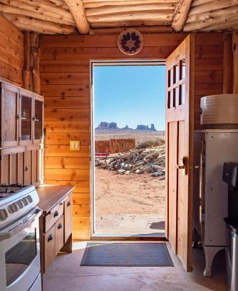 Monument Valley House | Double Bow Male Hogan