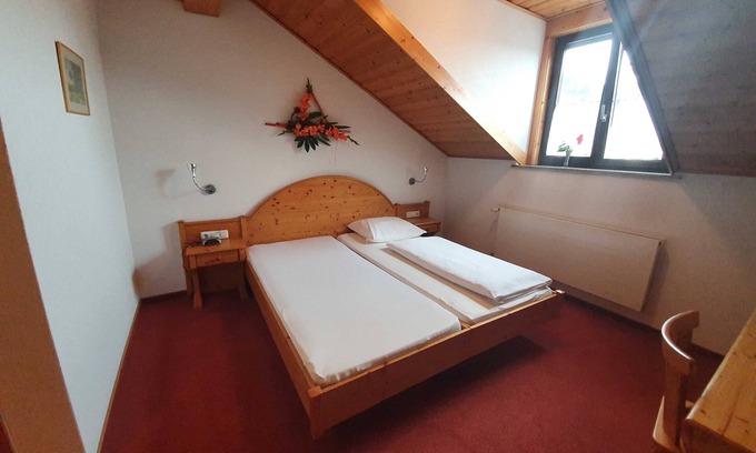 Niedernhausen House | Double room - 12 - Landgasthof Brunnenwirt Zum Meenzer