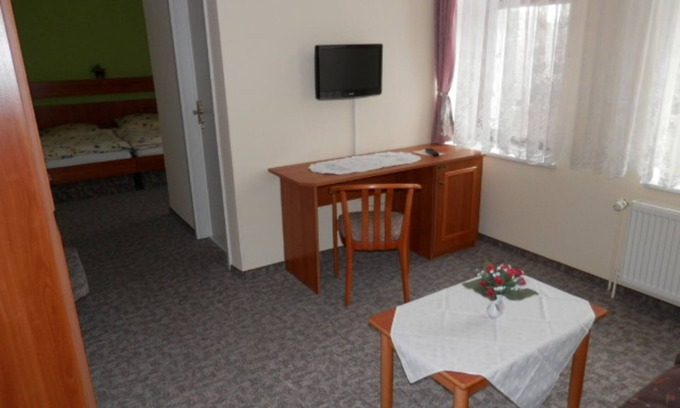 Wickerode Apartment | Double room 5 (3 p.) - Ferienwohng. u. Zimmer Goldschmidt
