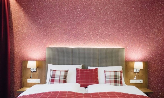 Neustift im Muehlkreis Bed & Breakfast | Double room de luxe, shower/WC - Gasthof-Pension Luger - on the Danube Cycle Path, Donausteig