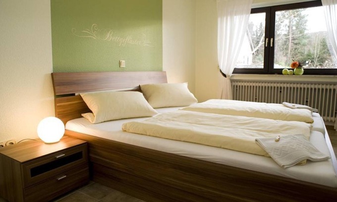 Punderich Apartment | Double Room Shower/WC - Wein- & Wohngut Paulushof