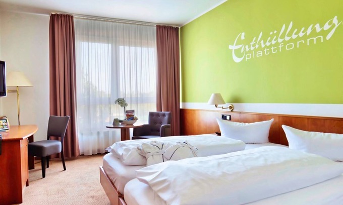 Radeberg House | Double room, shower, WC - Hotel Sportwelt Radeberg