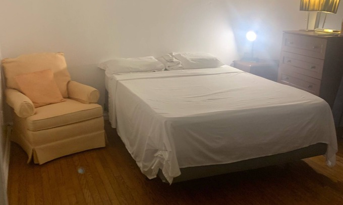 Clayton House | Double room with bathroom outside