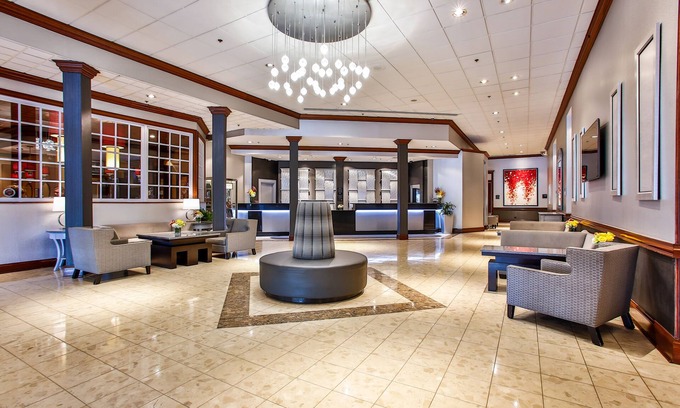Alsip Hotel | DoubleTree by Hilton Chicago - Alsip