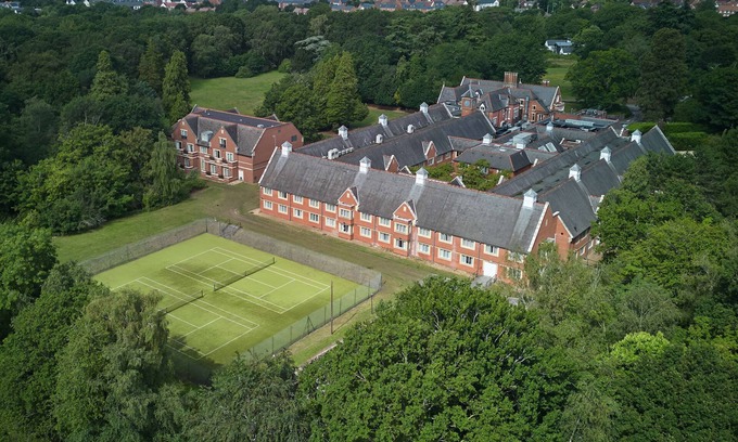 Wokingham Hotel | DoubleTree by Hilton St. Anne's Manor