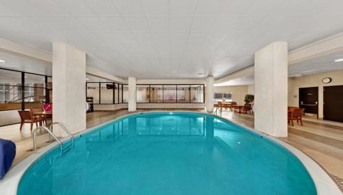 Core Hotel | DoubleTree by Hilton St Paul Downtown