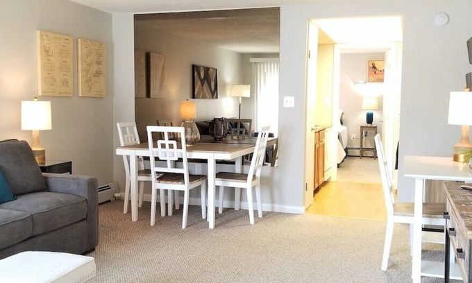 Dover Condo | Dover - Modern & Stylish Furnished 1 Bed/1 Bath