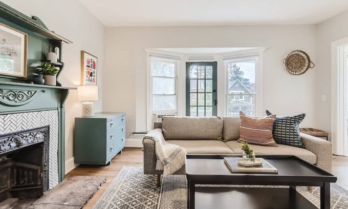 Cheesman Park Apartment | Downing by Modern Midstay/3Blks to Cheesman! #D3
