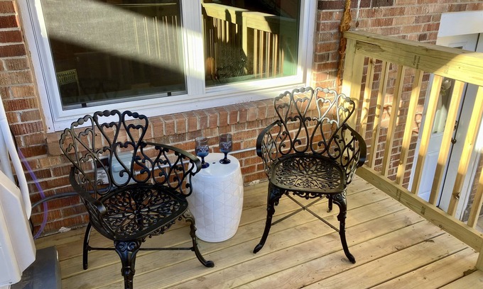 Marshall Apartment | Downtown 2BR Apartment