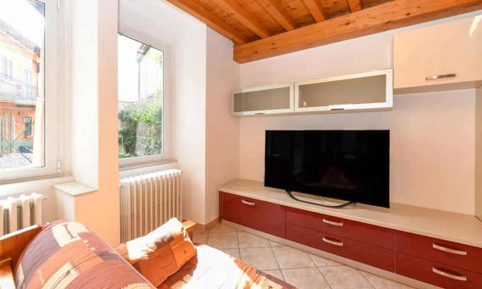 Moniga del Garda Apartment | Downtown Apartment