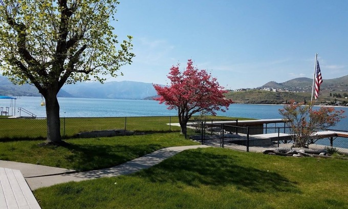 Chelan House | Downtown Beach House - License # TR-0371