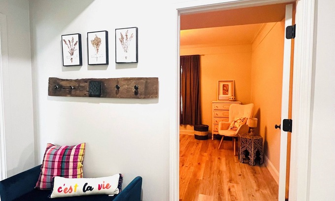 Rome Apartment | Downtown Brick-Rome Retreat, 2 Bedroom/2Bathroom and 2 Sleeper Sofas