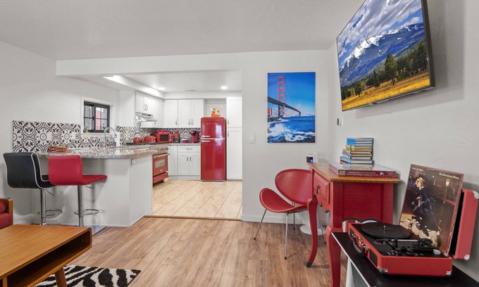 Williams House | Downtown Burgundy Bungalow w/Fully Fenced Yard, AC, W/D, 3 Smart TVs, WiFi