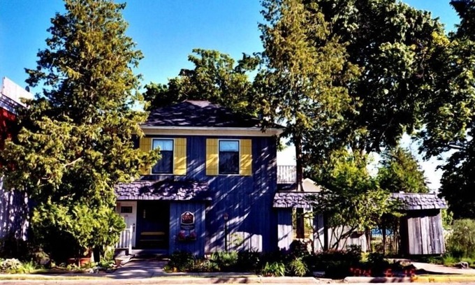Harbor Springs House | Downtown Duplex with Views of Park, Beach, & Church