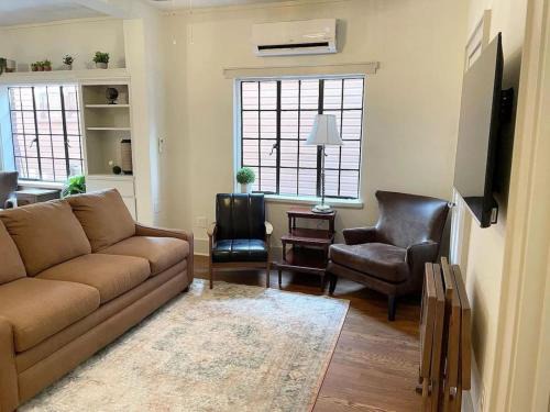 Downtown Knoxville Apartment | Downtown Knoxville Gem with King Bed and Free Parking