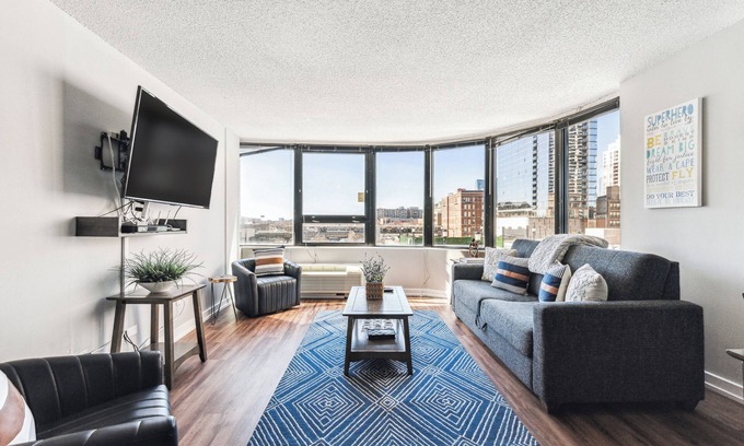 South Loop Condo | Downtown MICH AVE#4 King Beds |Grant Park, 2bd/2ba
