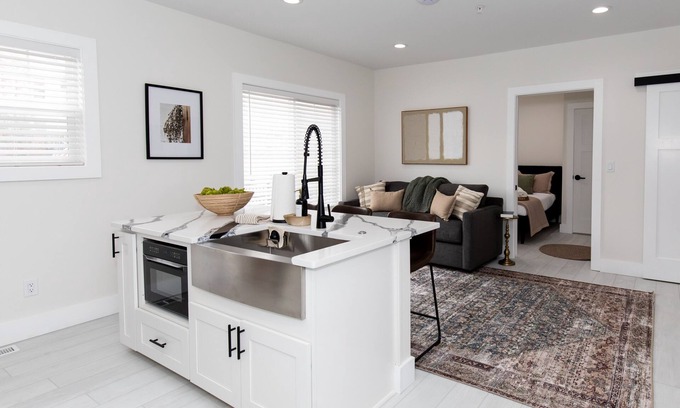 Sandusky Condo | Downtown NEW 2 Bedroom Condo