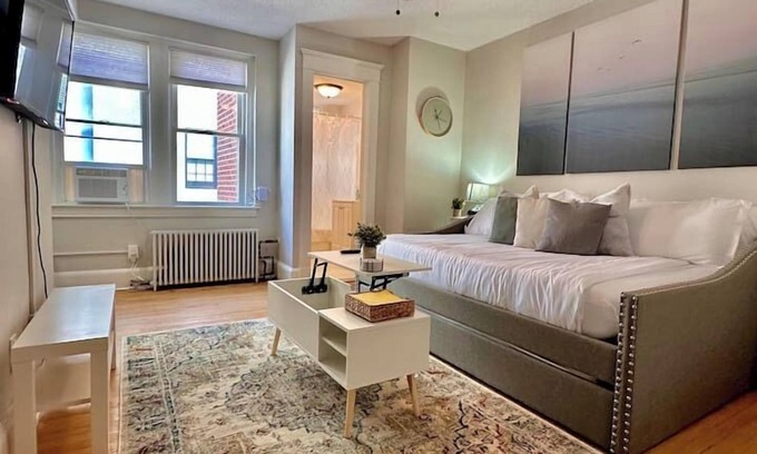 Downtown Apartment | Downtown New Haven Escape