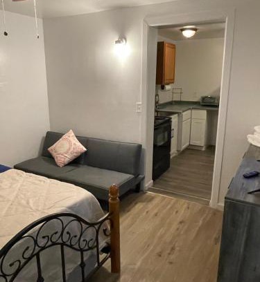 Garfield House | DOWNTOWN PHOENIX ARTS ASU STADIUM 1 BEDRooM GUEST HOUSE SUITE