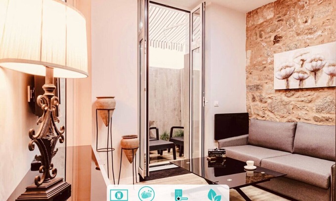 La Coruna Apartment | Downtown Plaza Terrace Suite