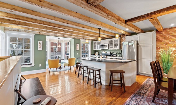 Hallowell Apartment | Downtown, River Views, Dining, King & Queen beds!