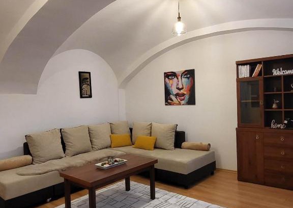 Szekesfehervar Apartment | Downtown romantic