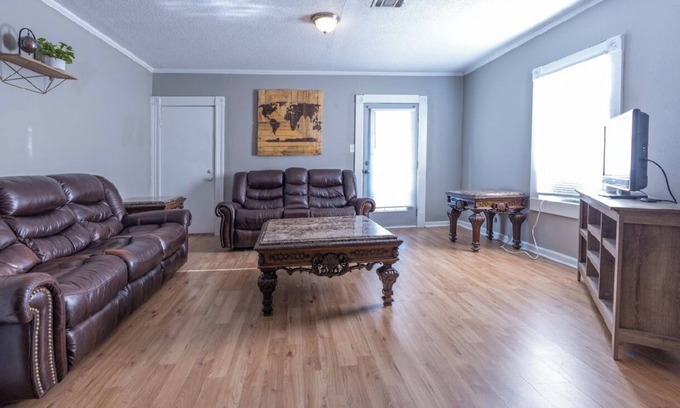 Sulphur Apartment | Downtown sulphur getaway