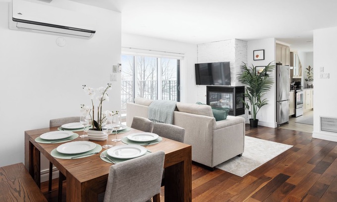 Boisbriand House | Dream Home Retreat - Townhome in Boisbriand