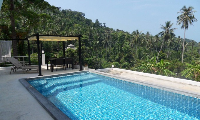Thong Krut House | Dream house in a coconut grove facing the sea (LIPANOÏ)
