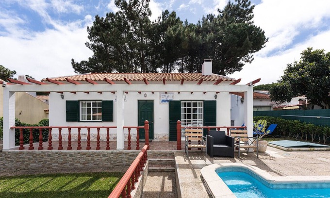 Lagoa de Albufeira House | Dream House in a Place of Rare Ecological Beauty