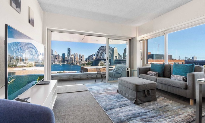Kirribilli Apartment | Dream Views of Sydney CBD