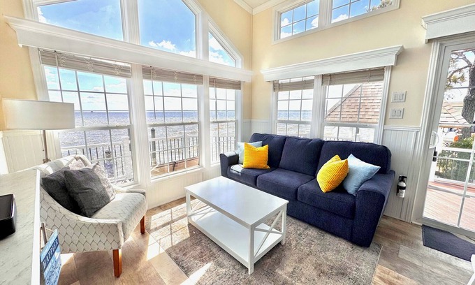 Sandbridge Cottage | Dreamy Sunsets! Waterfront Retreat! Pet Friendly!