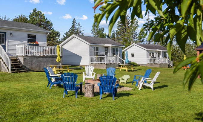 York Cottage | Drift Wood, Spacious 2 BRs, Living, Kitchen, Full Bathroom & a Patio