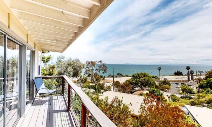 Summerland House | Driftwood Club - Oceanview 2bedroom on Lillie Ave!